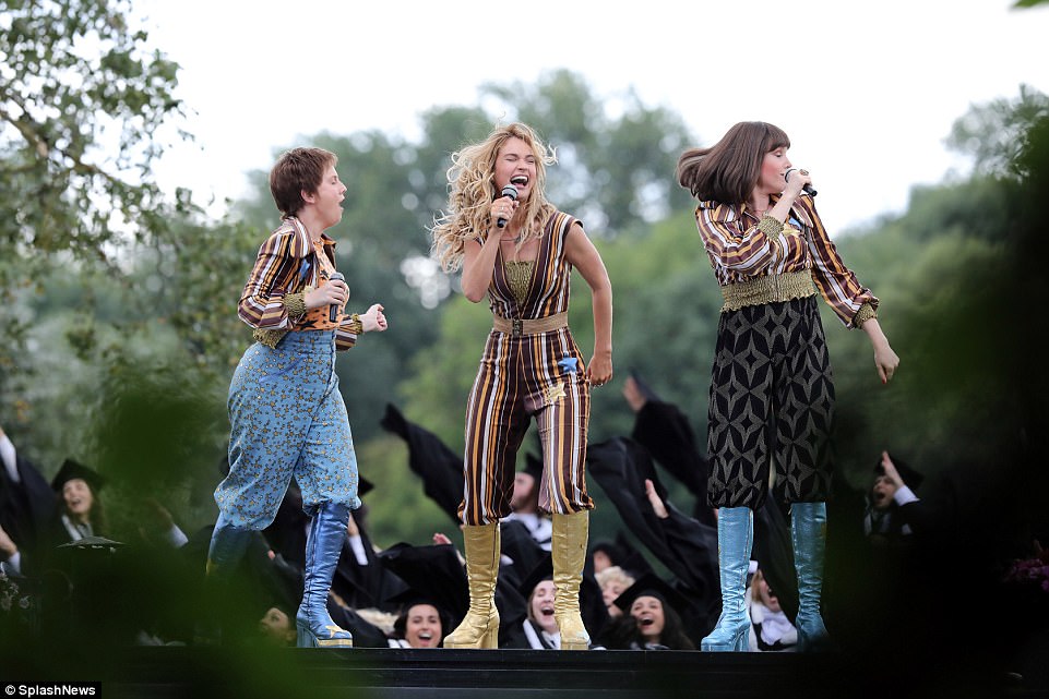 Lily James Mamma Mia Here We Go Again - Lily James Joins Mamma Mia Here We Go Again Popwrapped